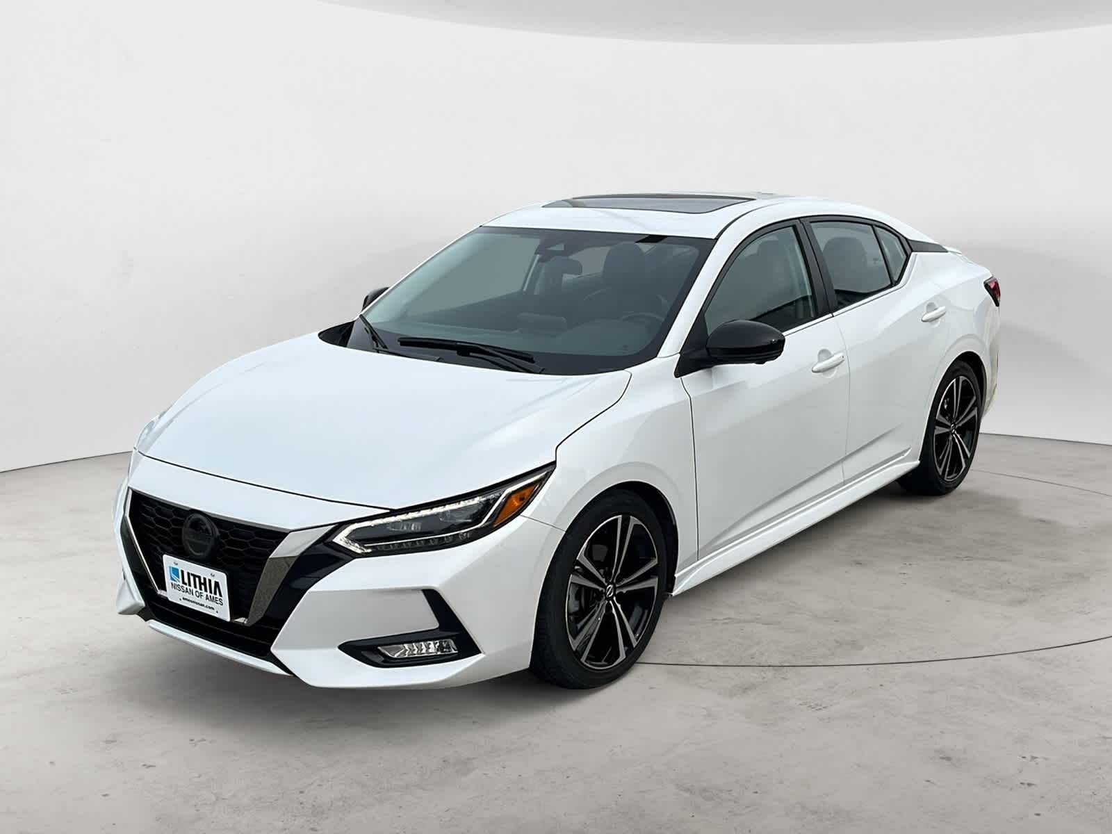 Thumbnail: 2022 Nissan Sentra - 1