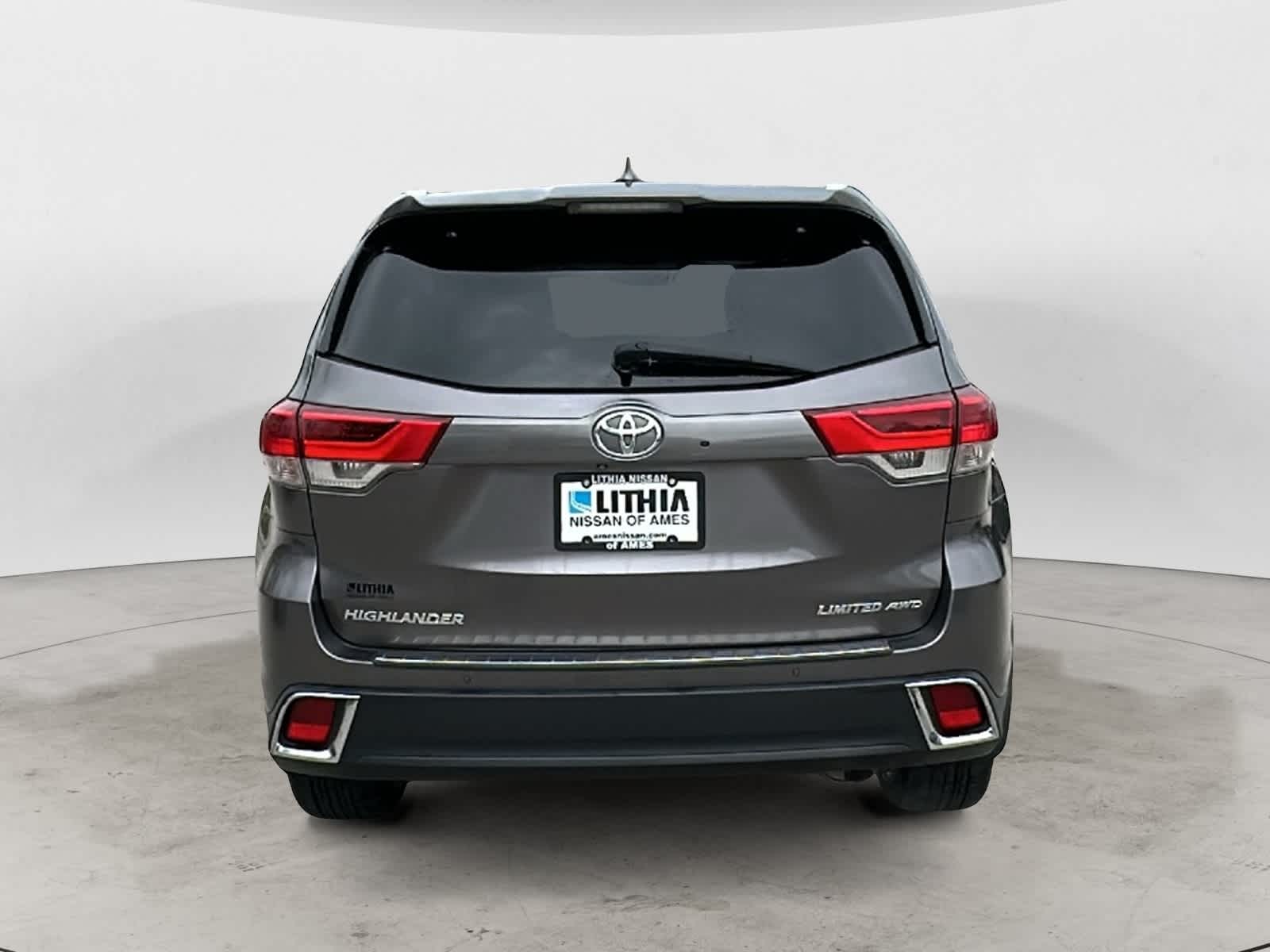 Thumbnail: 2019 Toyota Highlander - 4