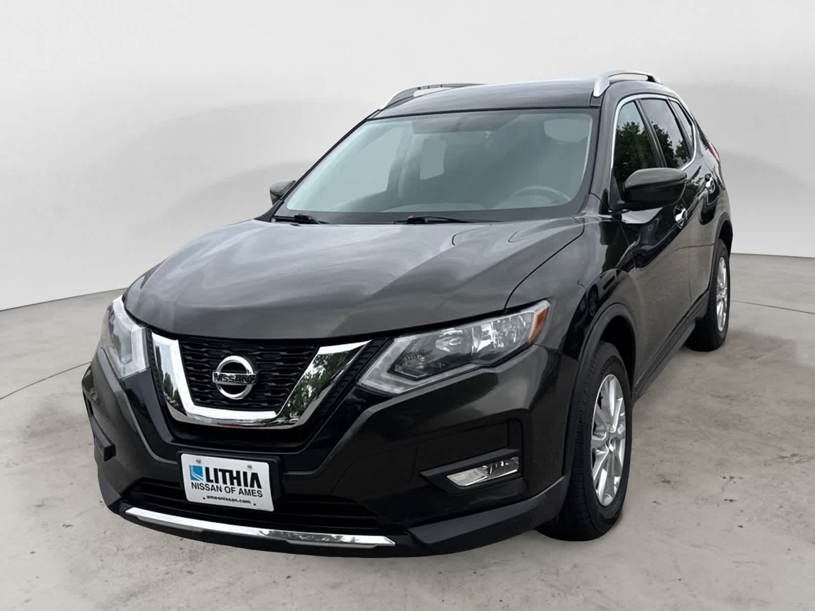 Thumbnail: 2017 Nissan Rogue - 1
