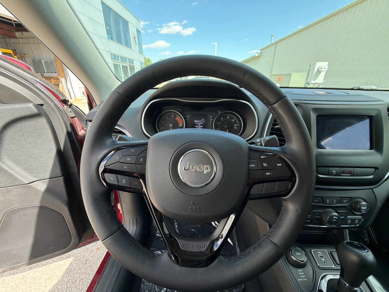 Thumbnail: 2020 Jeep Cherokee - 22