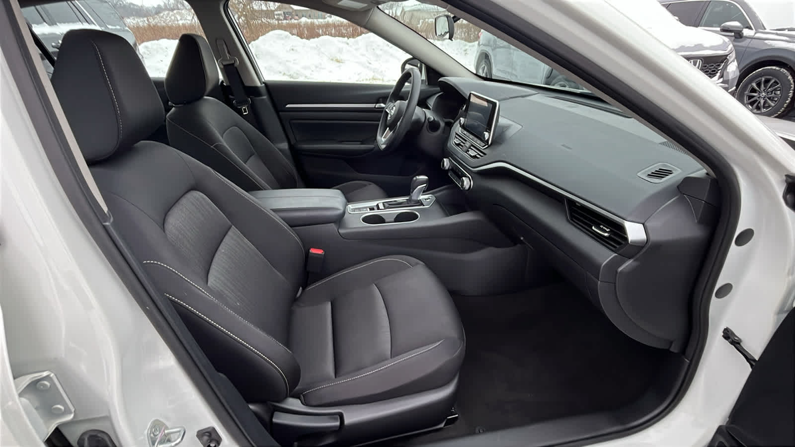 Thumbnail: 2022 Nissan Altima - 8