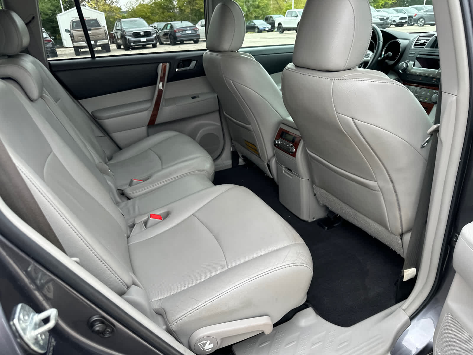 Thumbnail: 2012 Toyota Highlander - 12