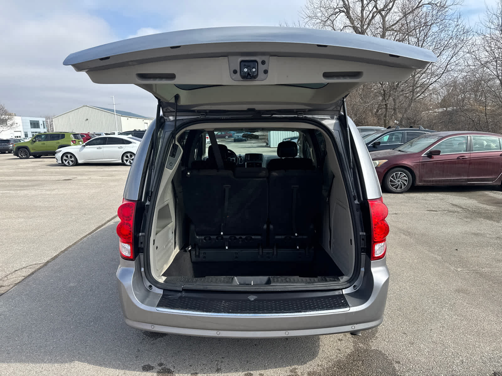 Thumbnail: 2016 Dodge Grand Caravan - 11