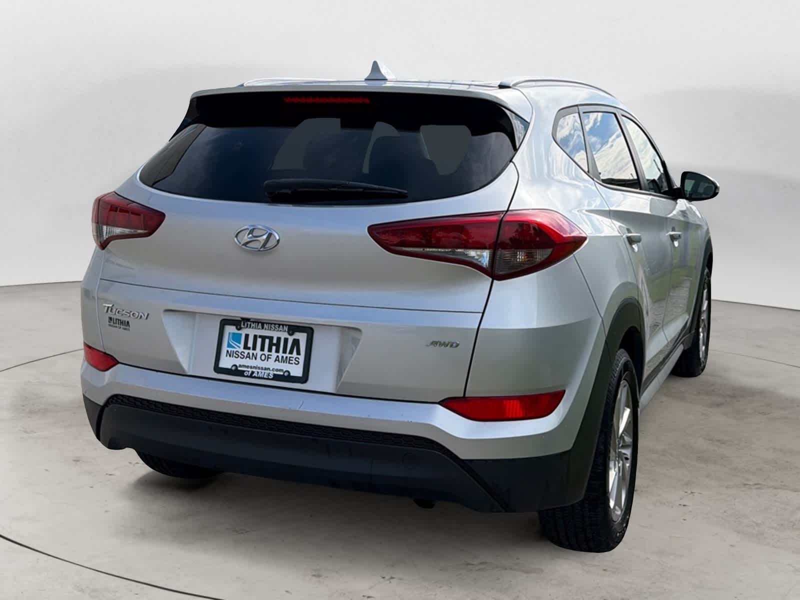 Thumbnail: 2017 Hyundai Tucson - 4