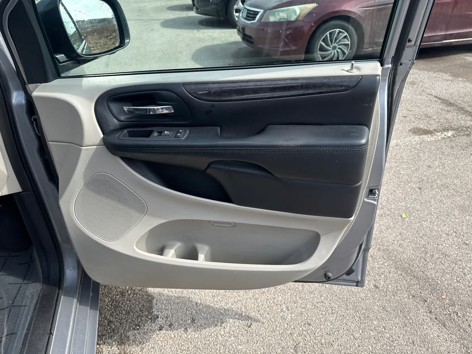 Thumbnail: 2016 Dodge Grand Caravan - 7