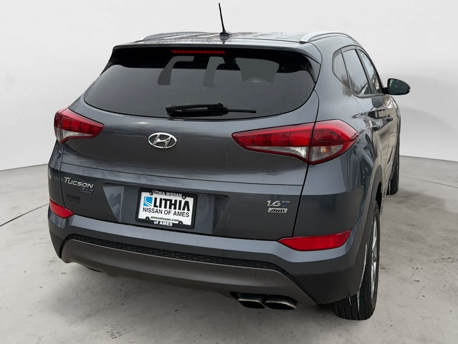 Thumbnail: 2016 Hyundai Tucson - 4