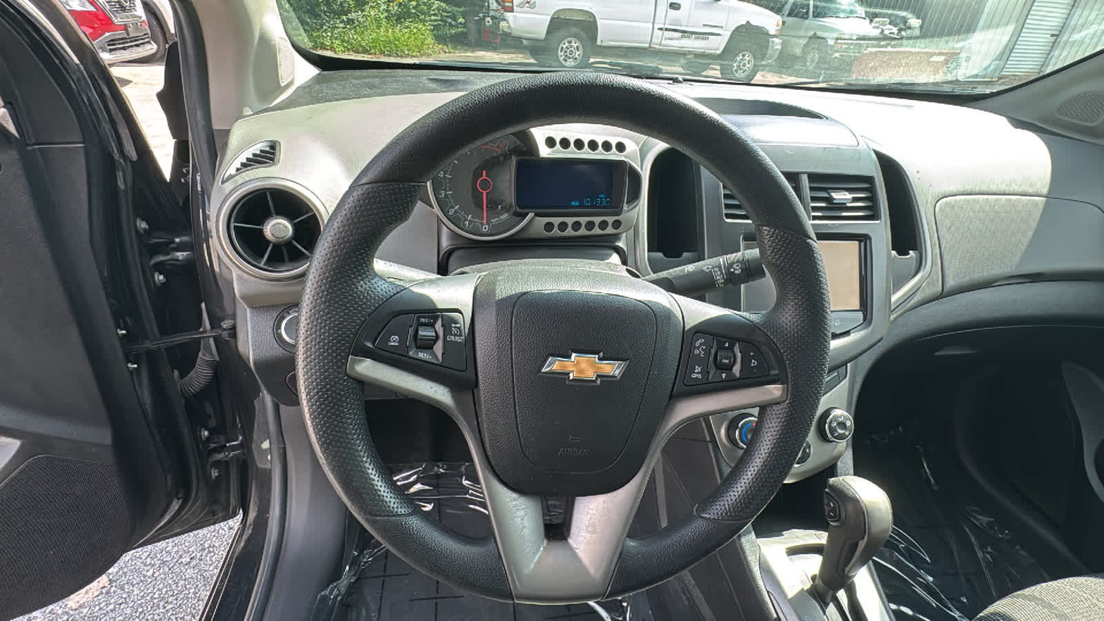 Thumbnail: 2015 Chevrolet Sonic - 17