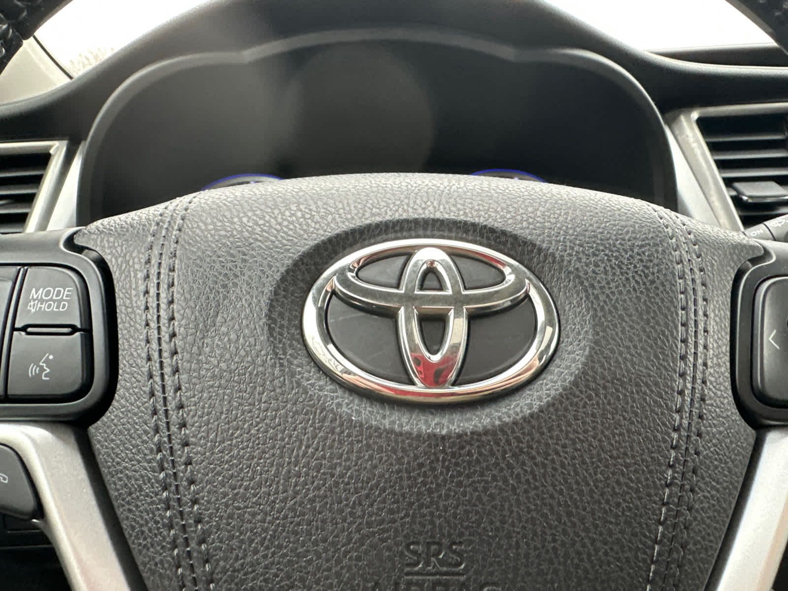 Thumbnail: 2018 Toyota Highlander - 21