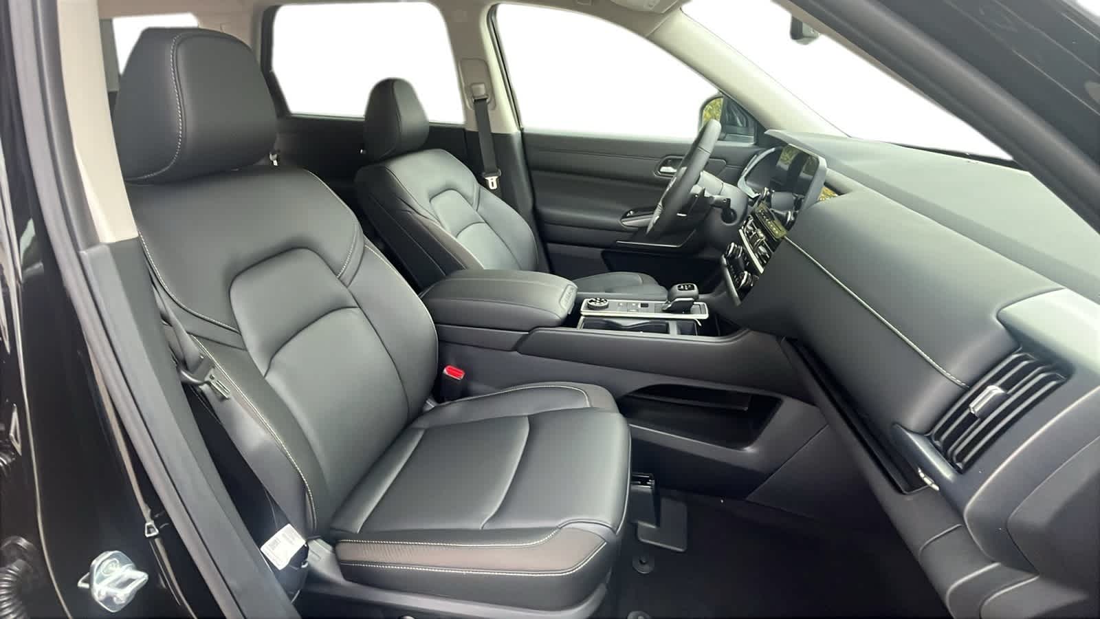 Thumbnail: 2025 Nissan Pathfinder - 6