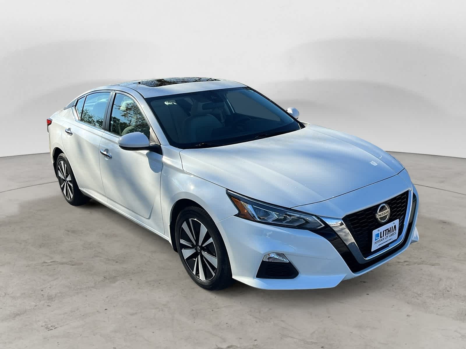 Thumbnail: 2022 Nissan Altima - 2