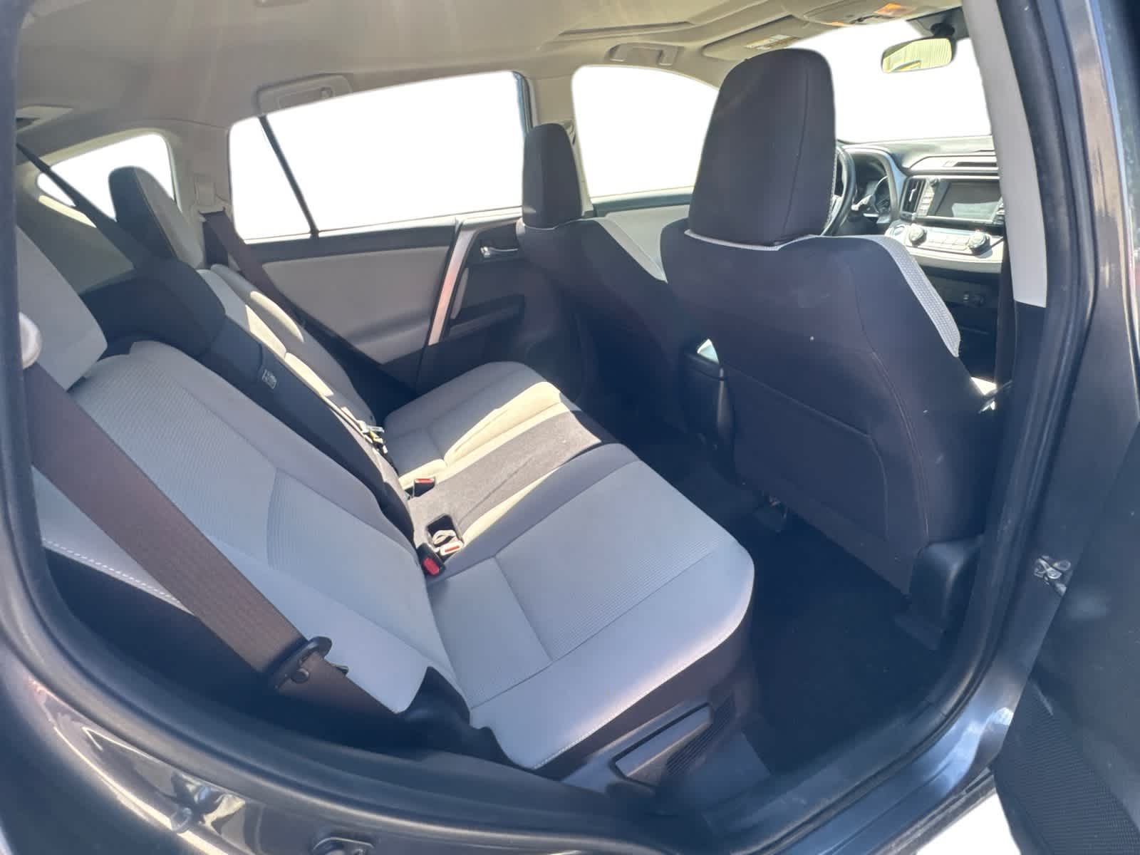 Thumbnail: 2016 Toyota RAV4 - 10
