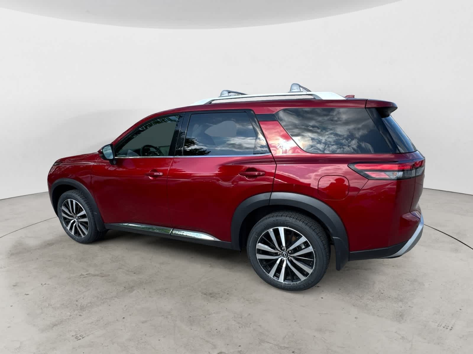 Thumbnail: 2024 Nissan Pathfinder - 3