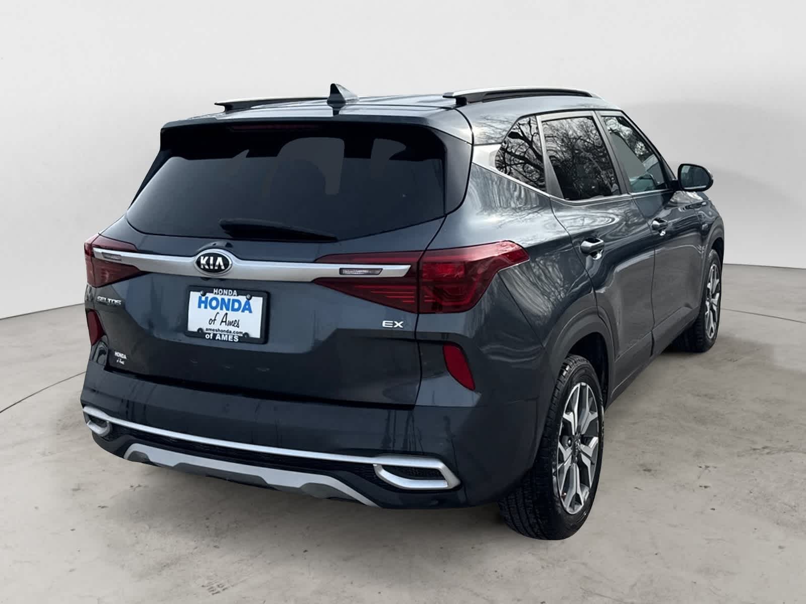 Thumbnail: 2021 Kia Seltos - 4