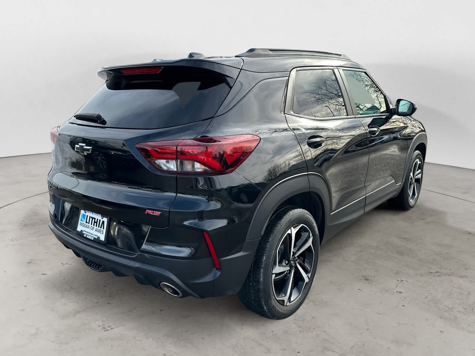 Thumbnail: 2023 Chevrolet TrailBlazer - 3