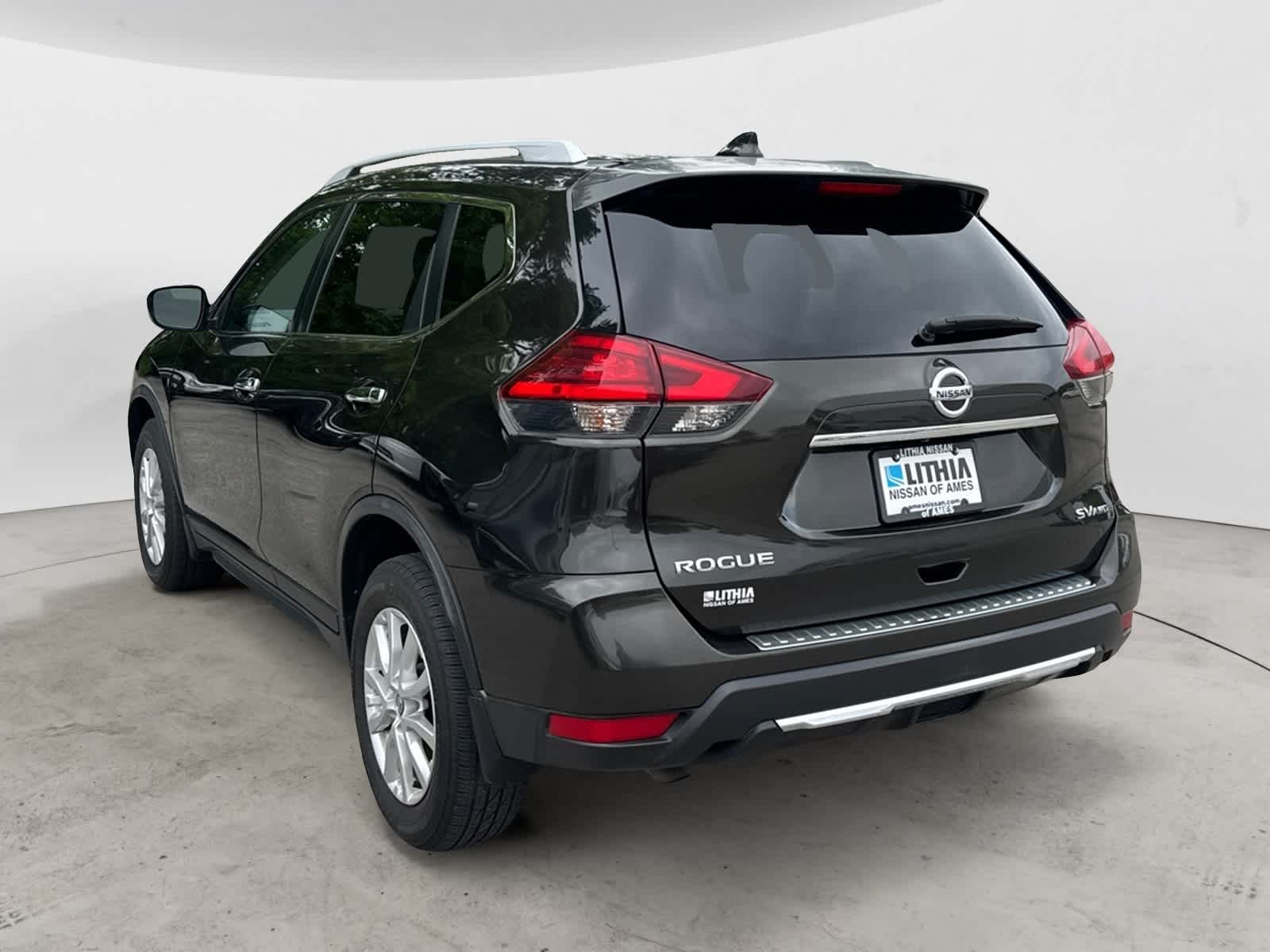 Thumbnail: 2017 Nissan Rogue - 3