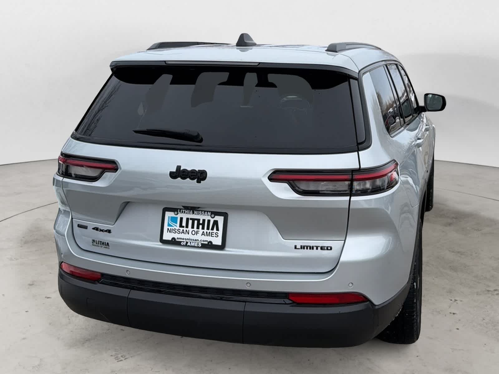 Thumbnail: 2023 Jeep Grand Cherokee - 4