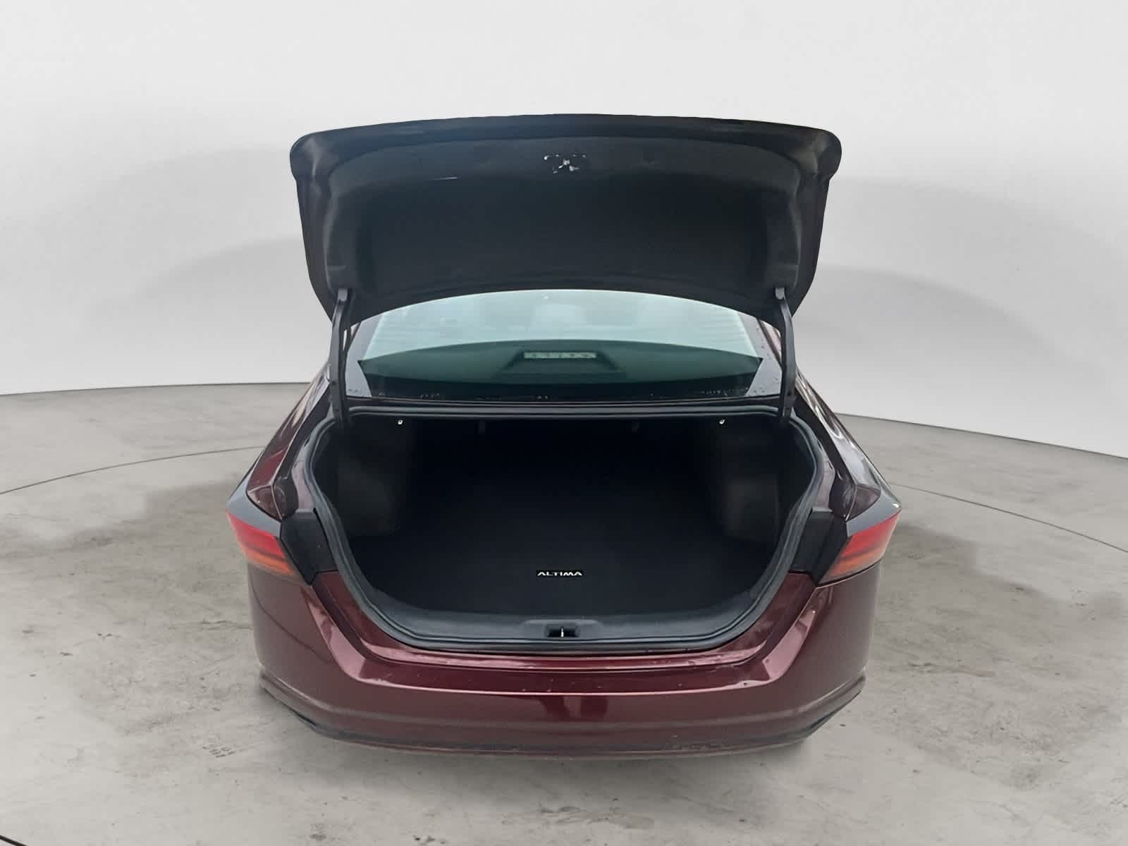 Thumbnail: 2023 Nissan Altima - 5