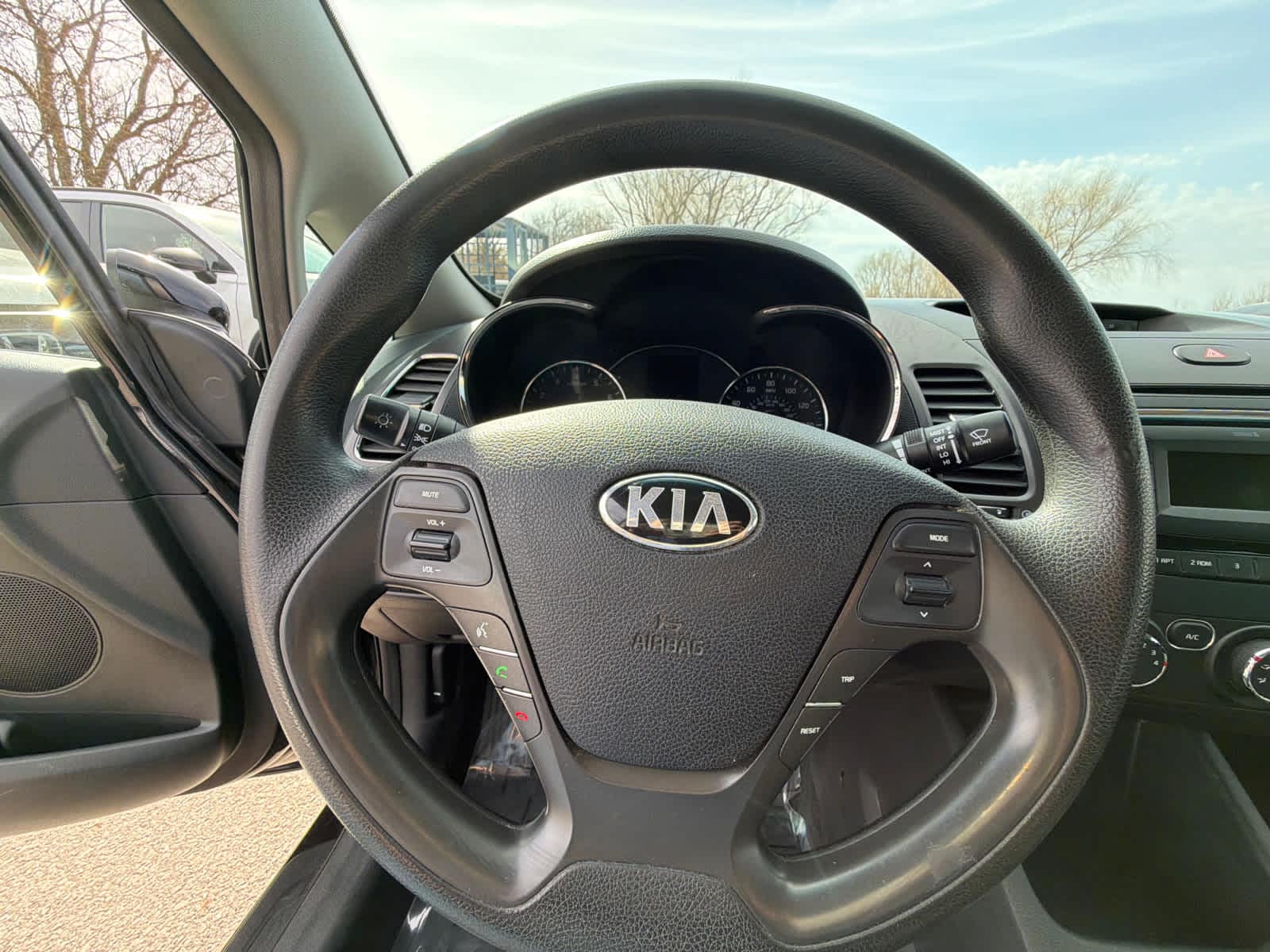 Thumbnail: 2017 Kia Forte - 21