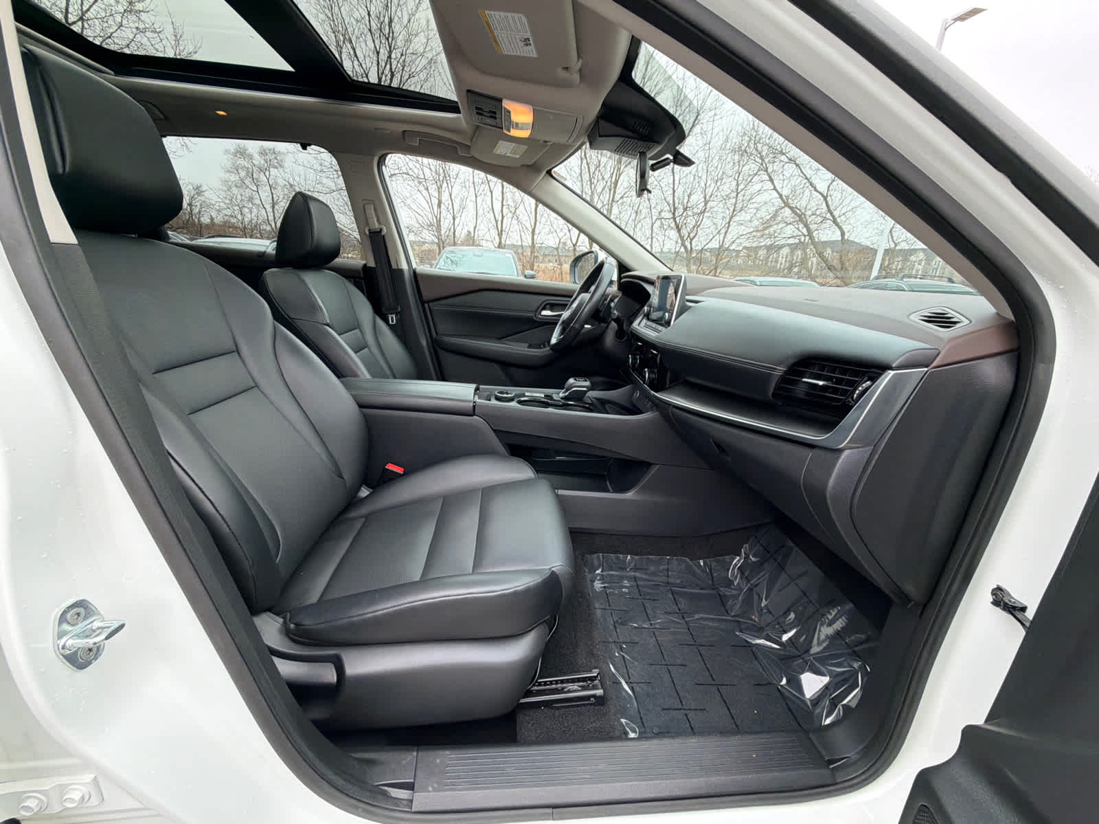 Thumbnail: 2022 Nissan Rogue - 8