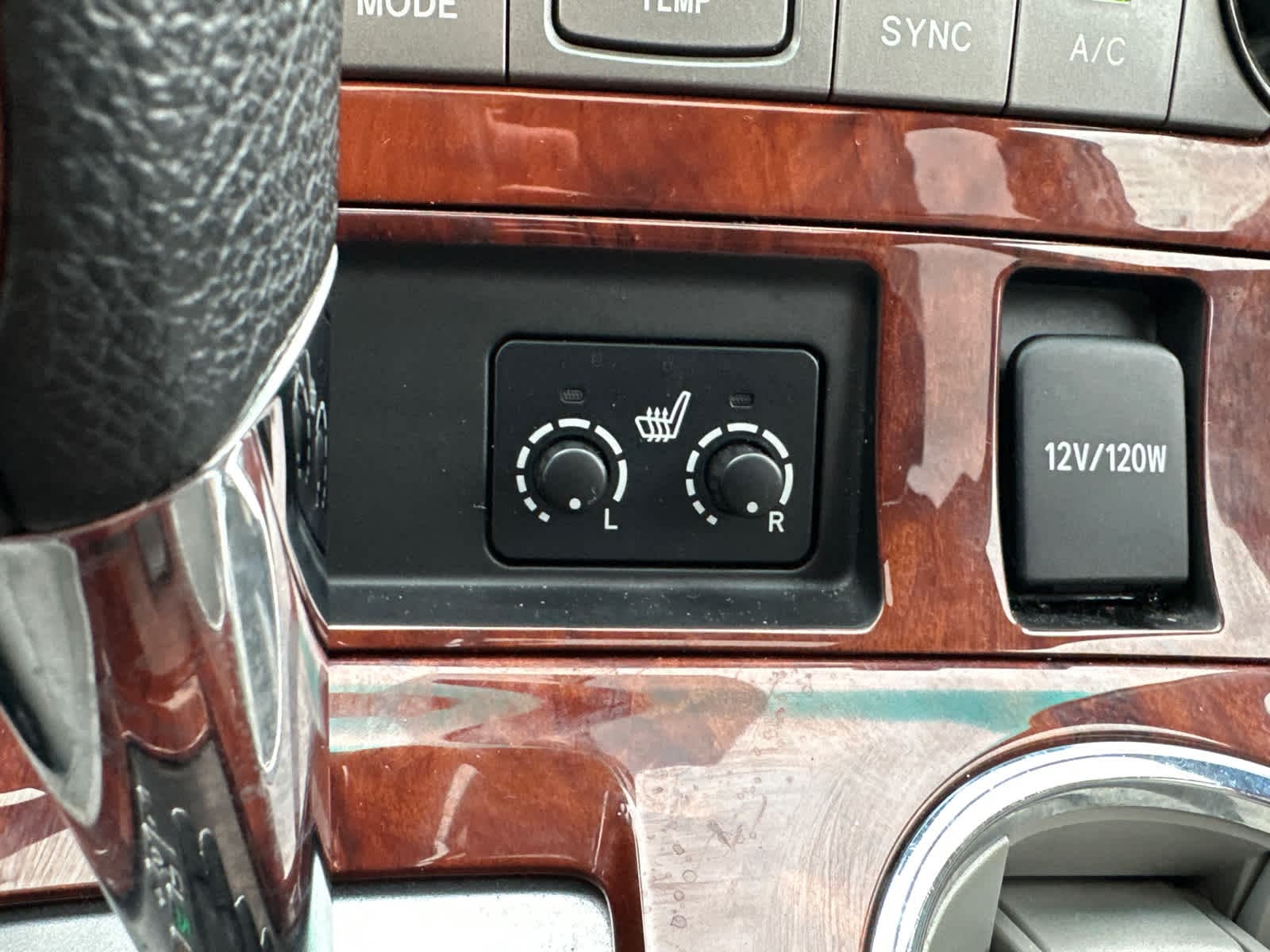 Thumbnail: 2012 Toyota Highlander - 32