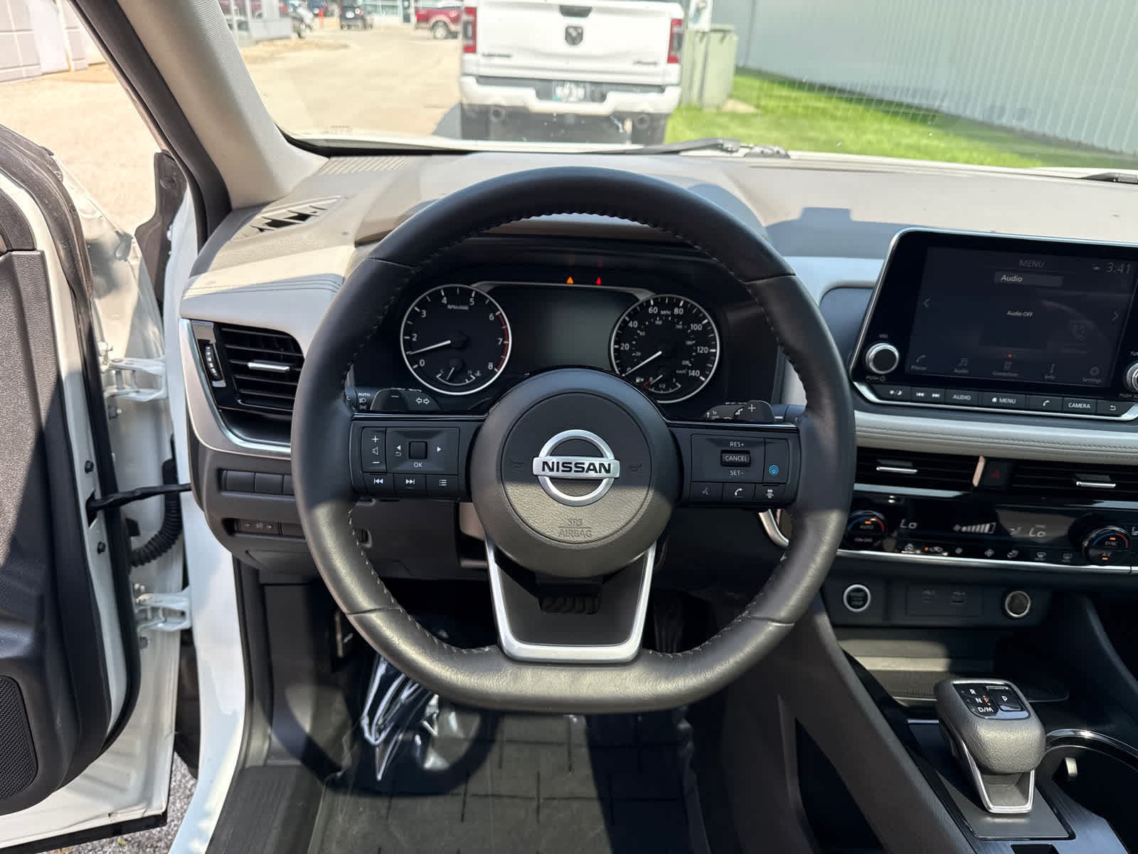 Thumbnail: 2021 Nissan Rogue - 15