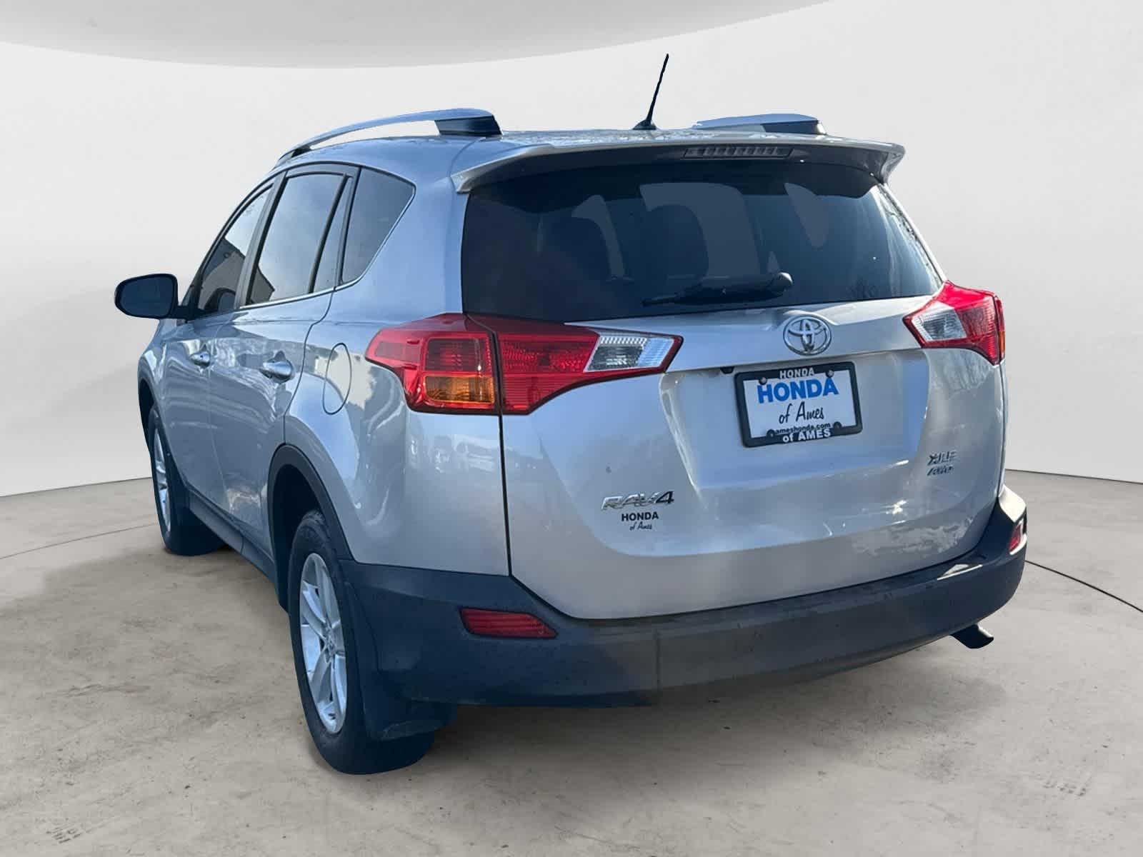 Thumbnail: 2013 Toyota RAV4 - 3