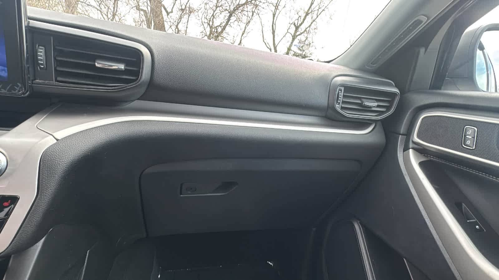 Thumbnail: 2023 Ford Explorer - 20