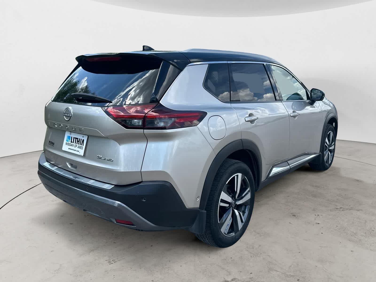 Thumbnail: 2023 Nissan Rogue - 3