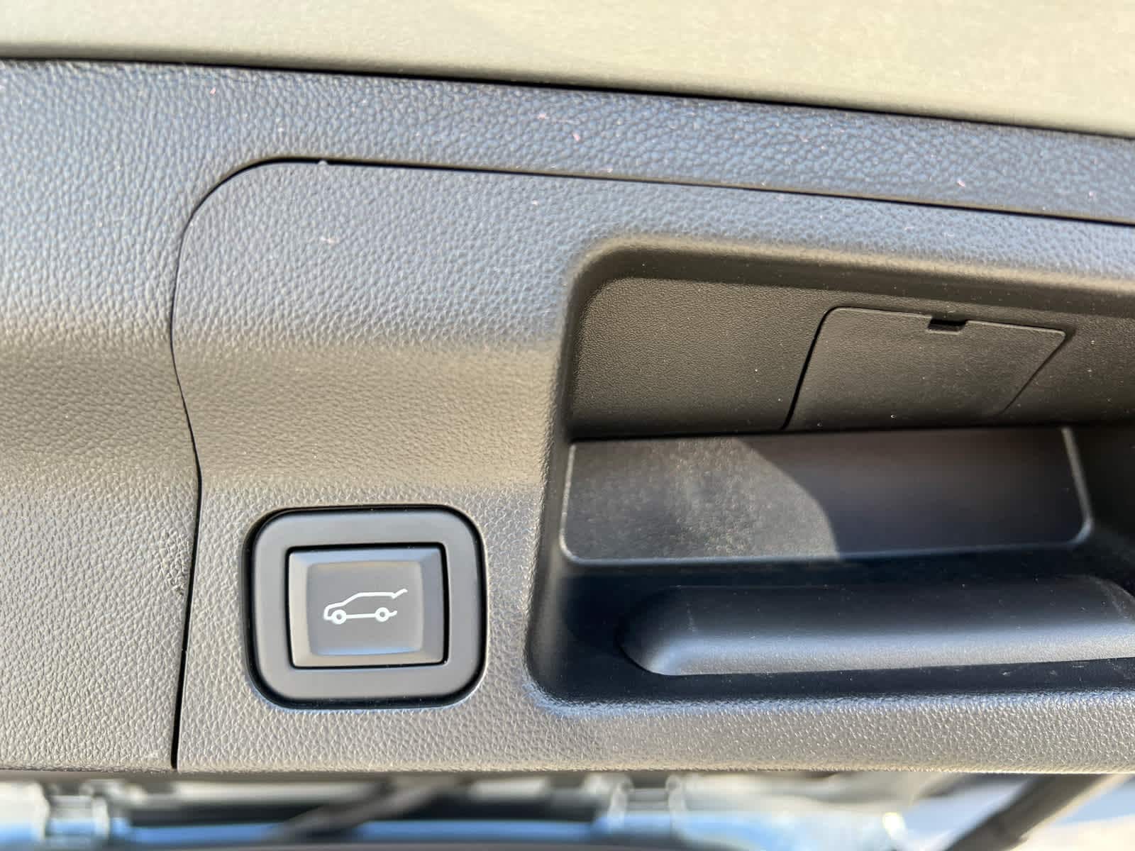 Thumbnail: 2023 GMC Acadia - 15