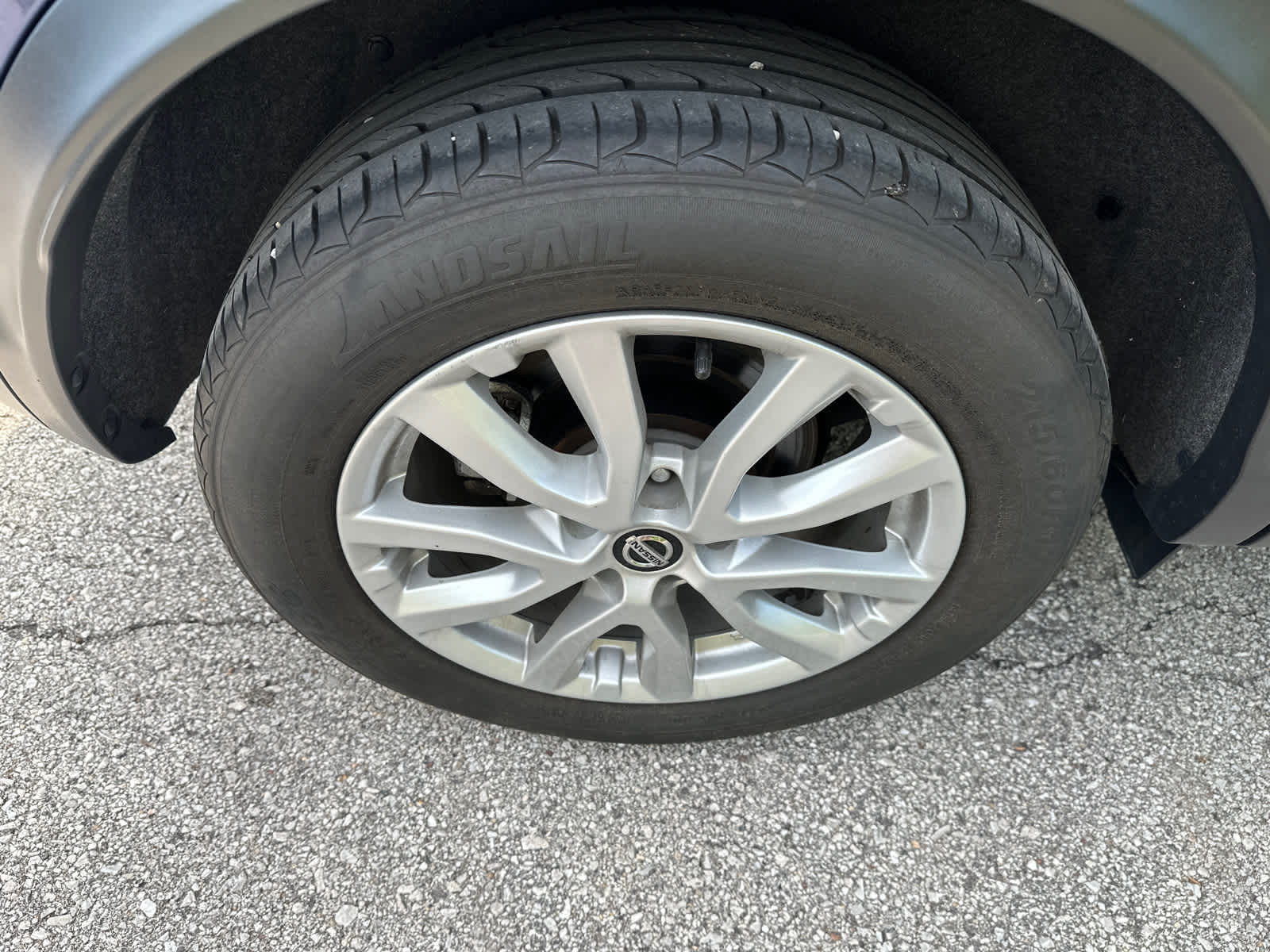 Thumbnail: 2021 Nissan Rogue Sport - 8