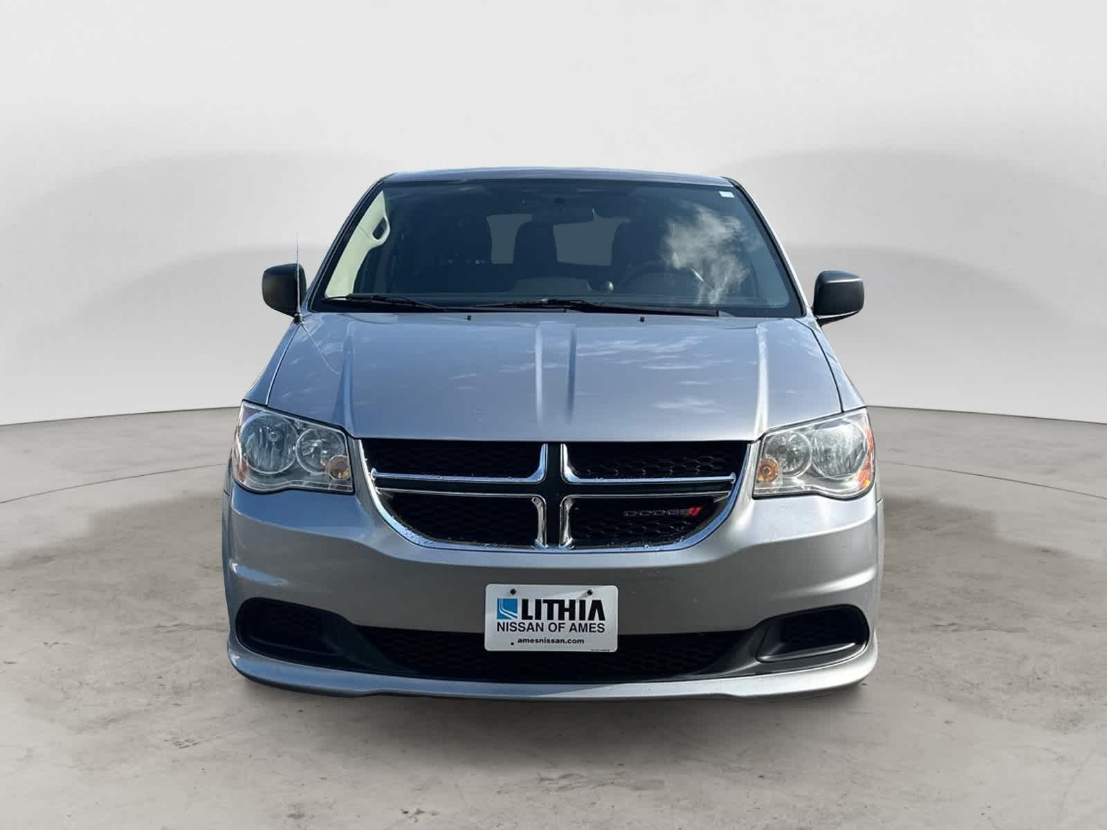 Thumbnail: 2017 Dodge Grand Caravan - 2