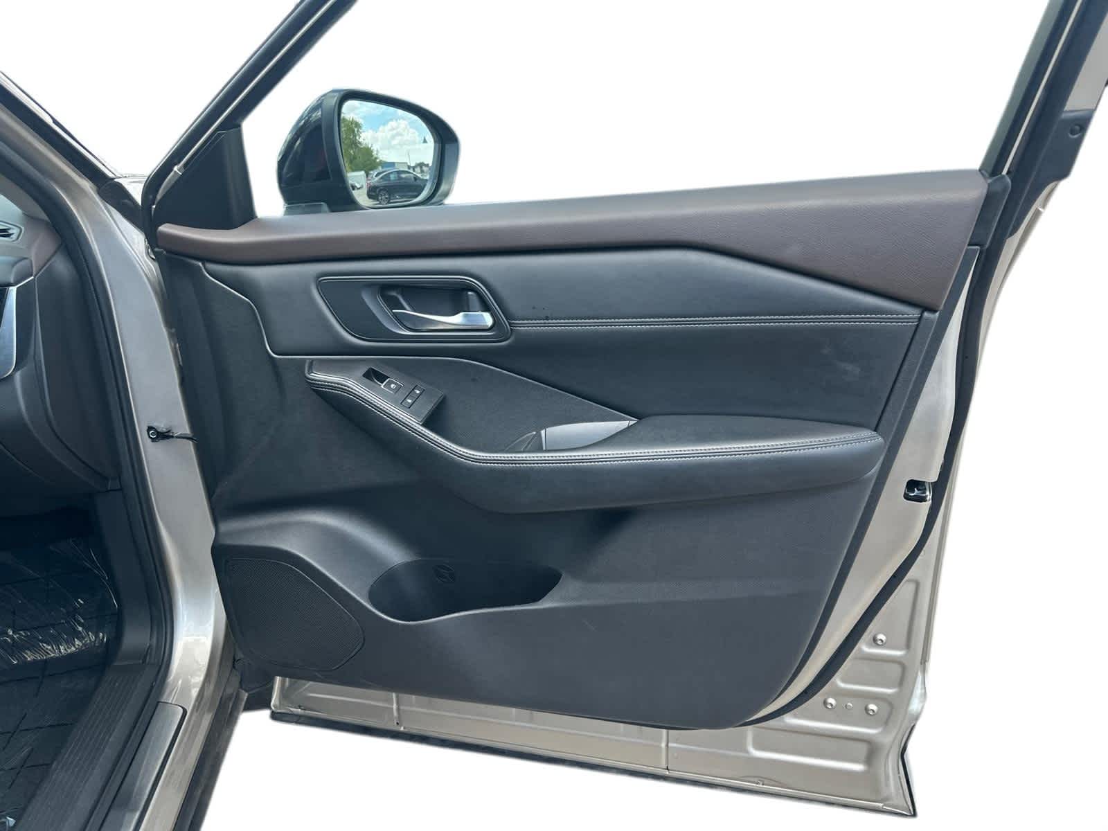 Thumbnail: 2023 Nissan Rogue - 5