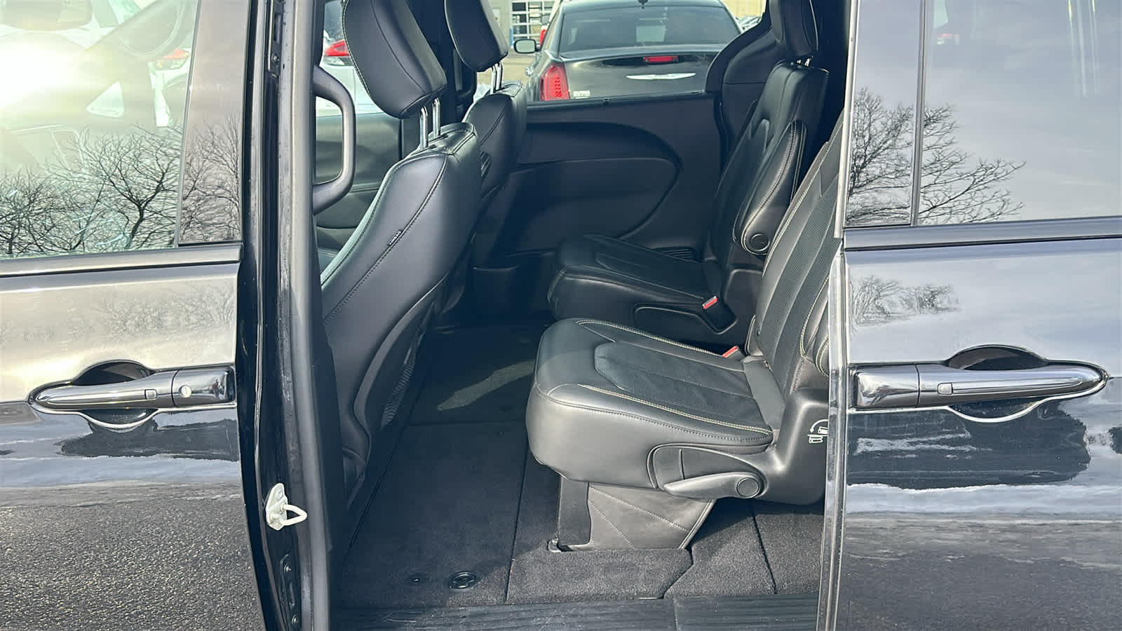 Thumbnail: 2021 Chrysler Pacifica - 8