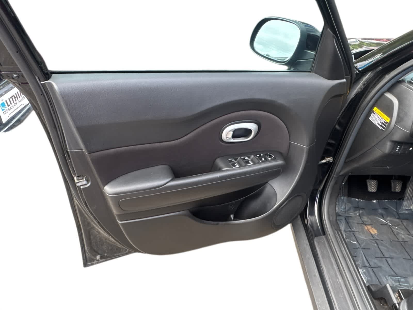 Thumbnail: 2017 Kia Soul - 15