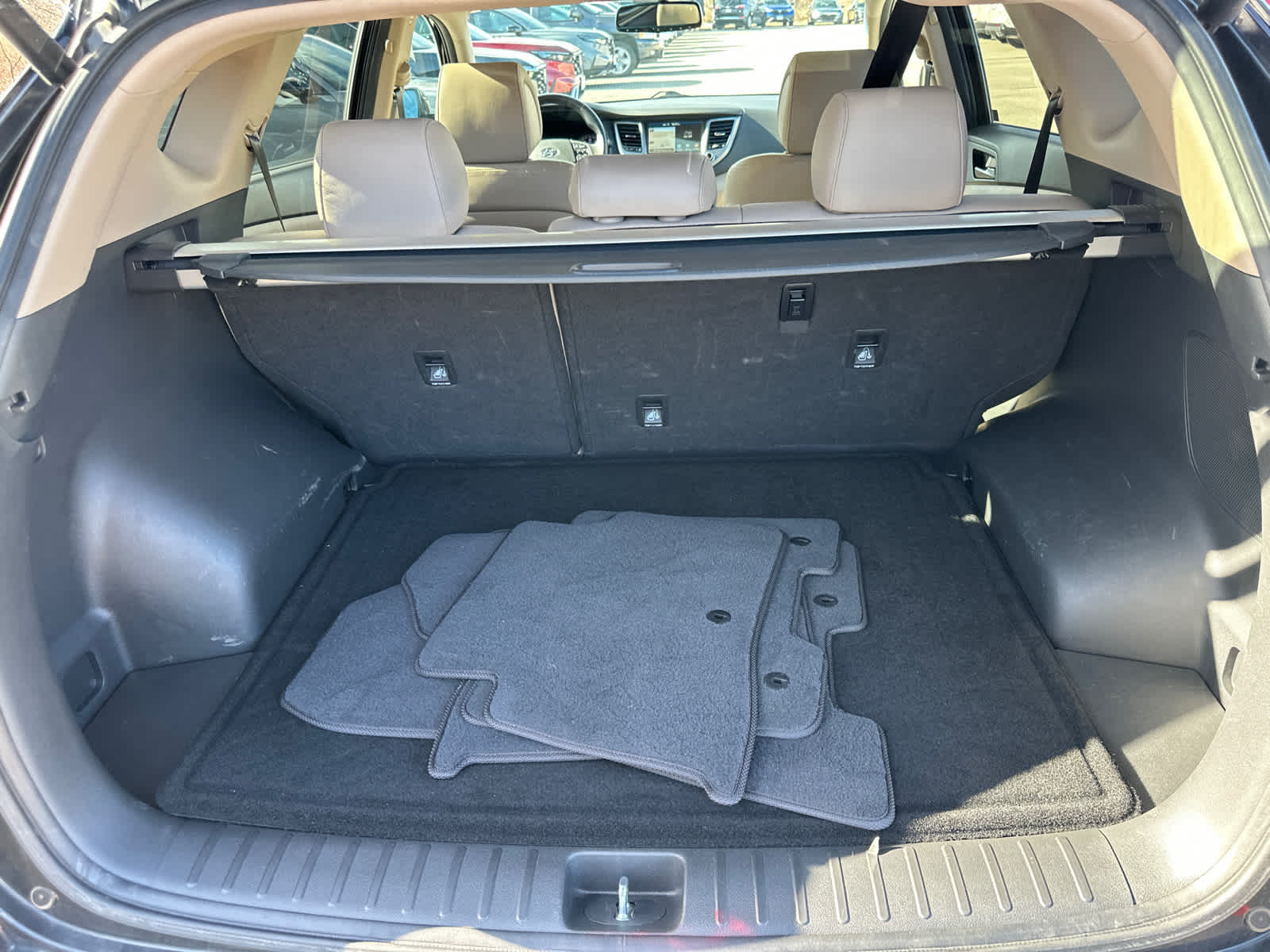 Thumbnail: 2017 Hyundai Tucson - 12