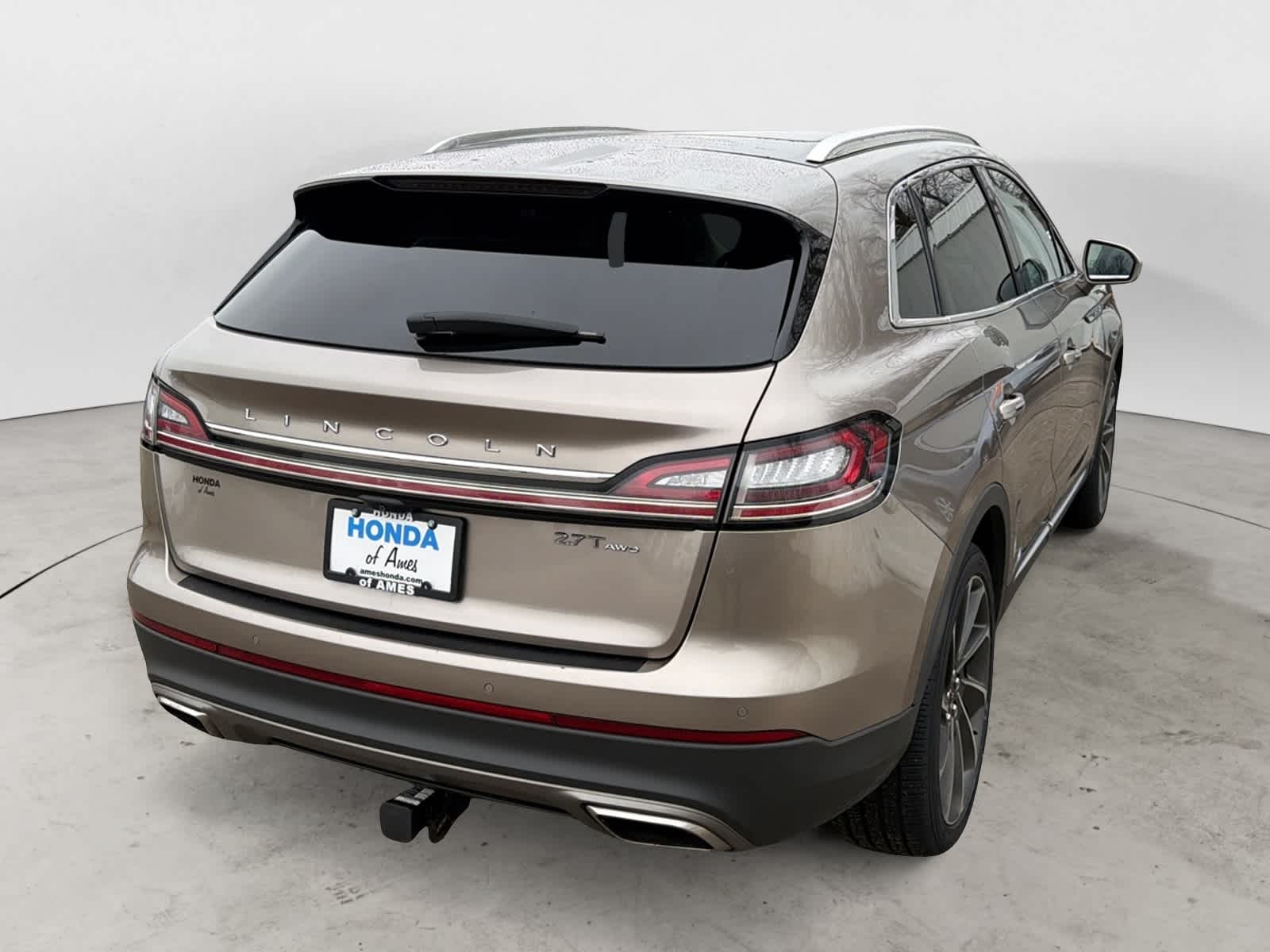 Thumbnail: 2019 Lincoln Nautilus - 4