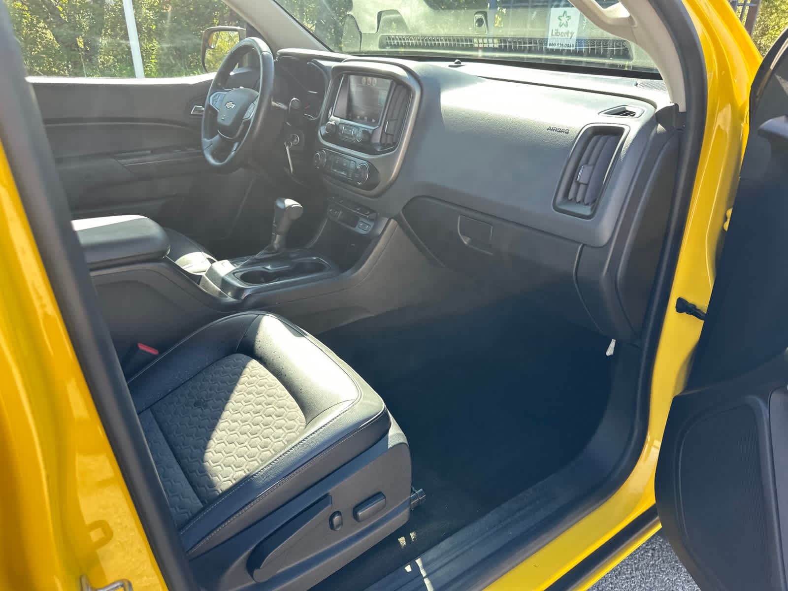 Thumbnail: 2015 Chevrolet Colorado - 8