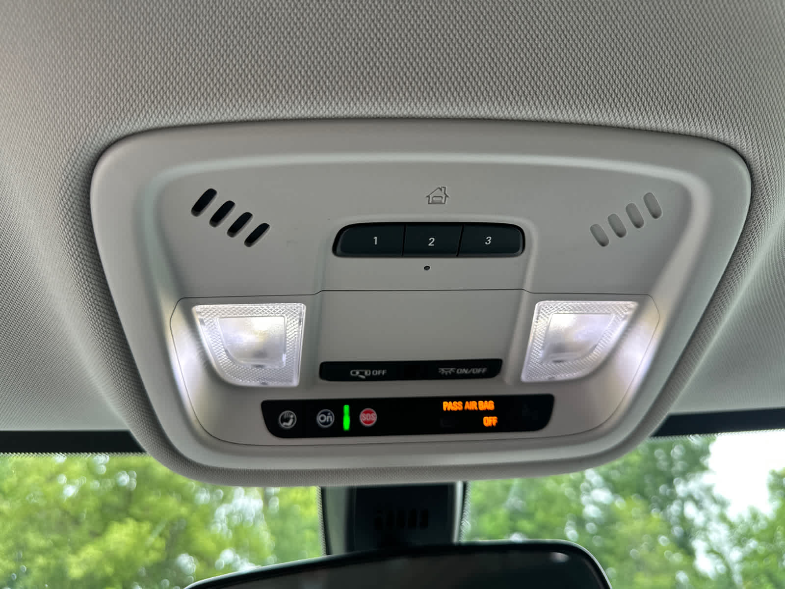 Thumbnail: 2018 Chevrolet Traverse - 23