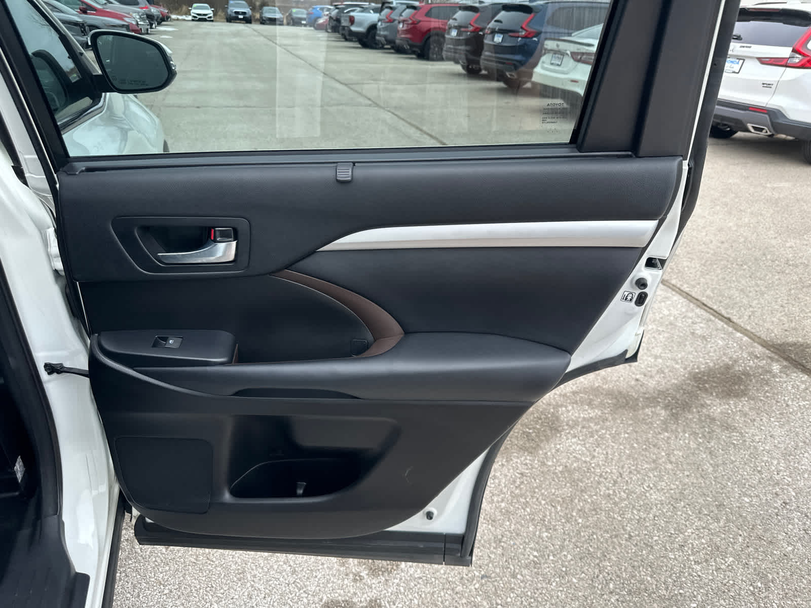 Thumbnail: 2018 Toyota Highlander - 8