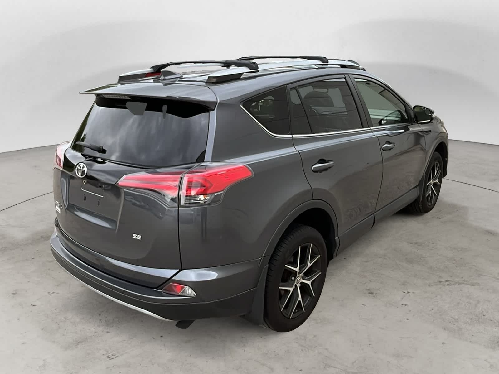 Thumbnail: 2018 Toyota RAV4 - 4