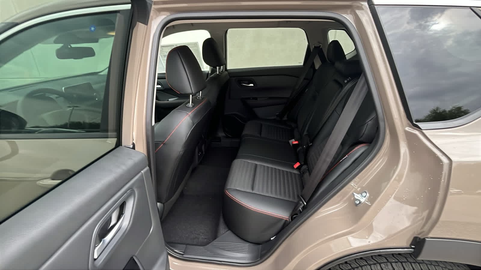 Thumbnail: 2026 Nissan Rogue - 14