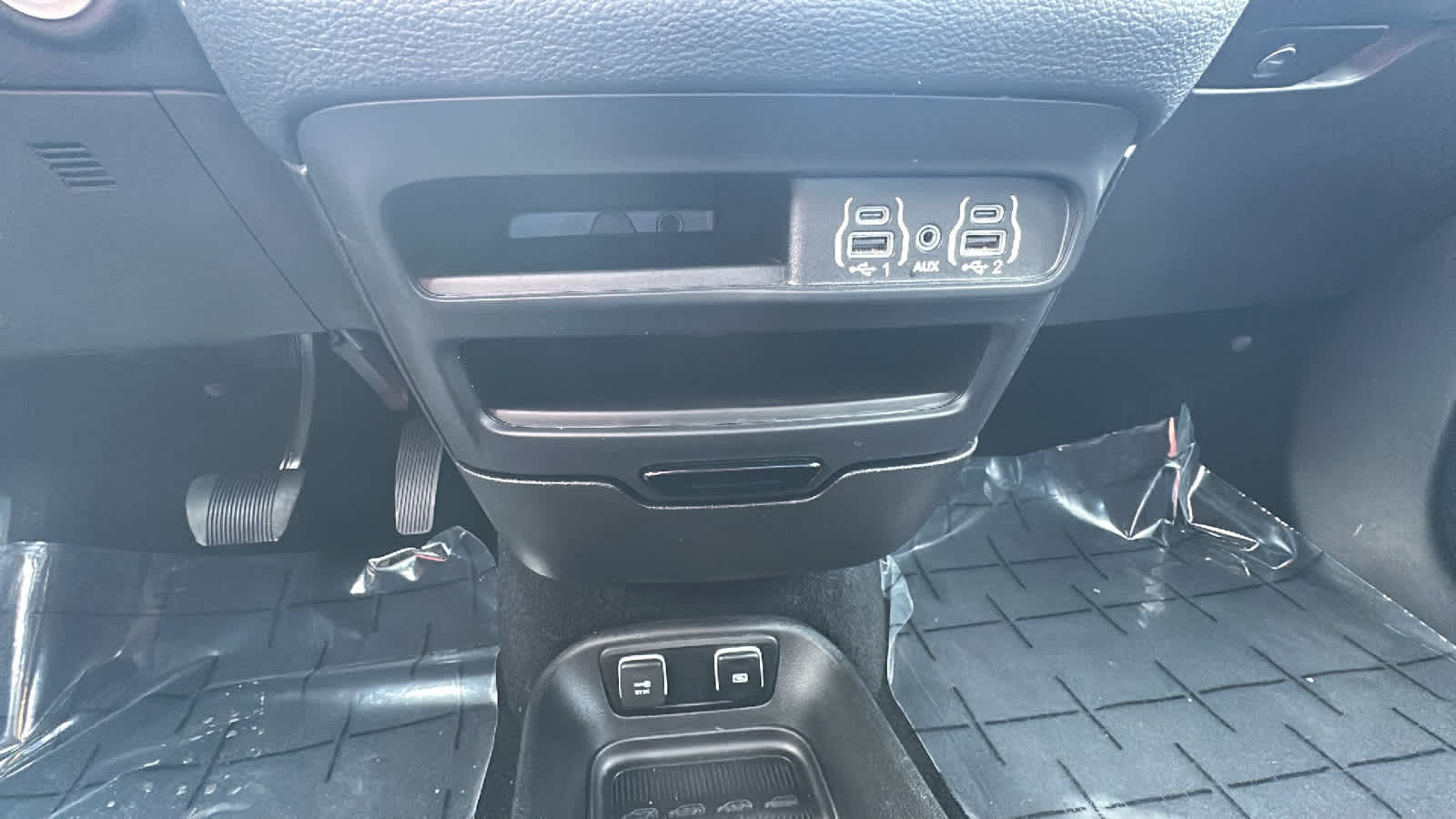 Thumbnail: 2021 Chrysler Pacifica - 23