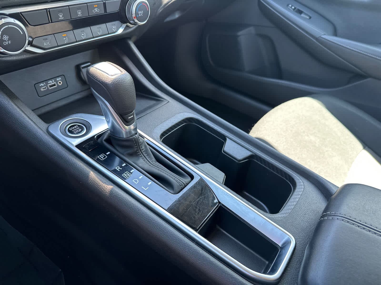 Thumbnail: 2023 Nissan Sentra - 19