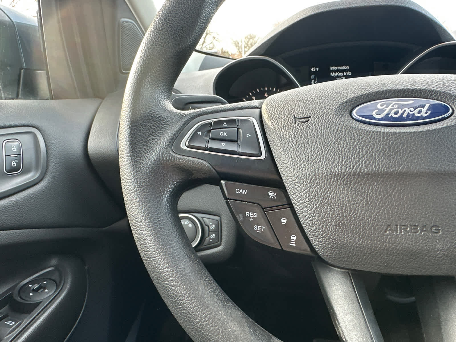 Thumbnail: 2018 Ford Escape - 22