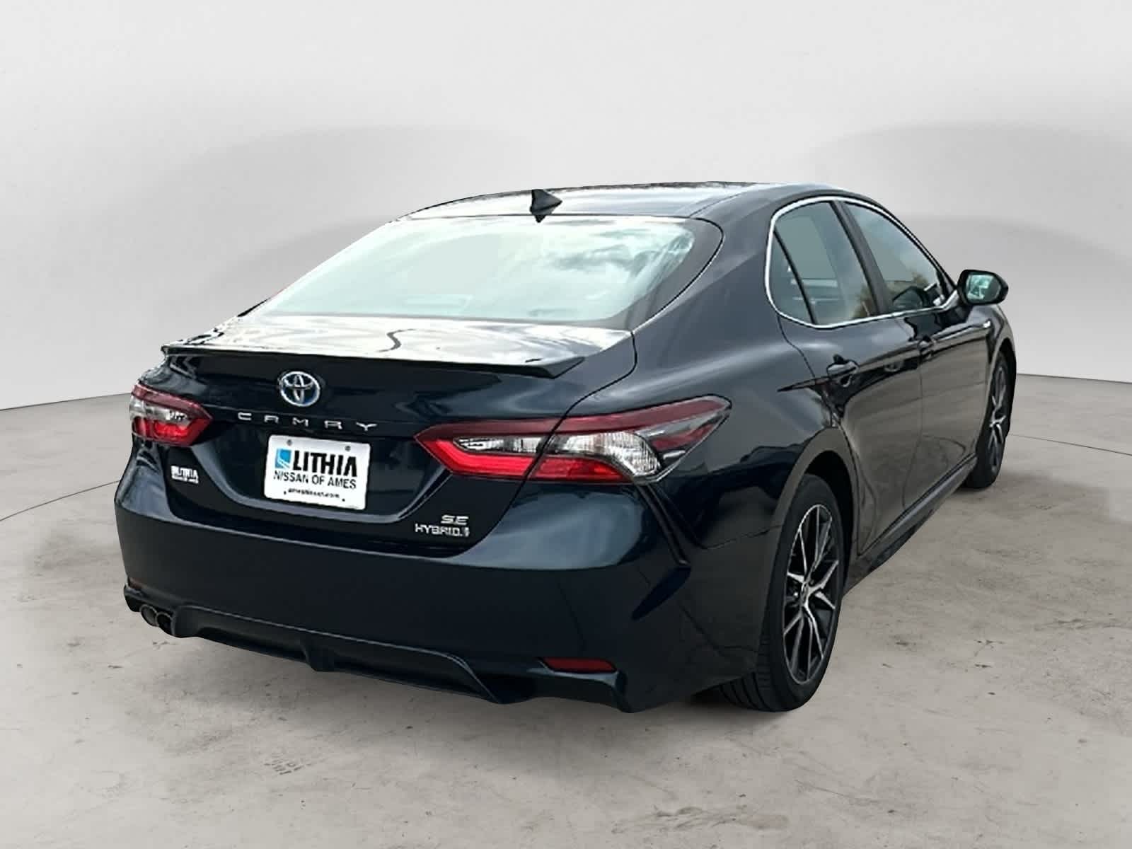 Thumbnail: 2021 Toyota Camry - 3