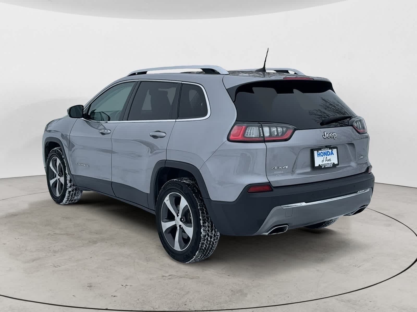 Thumbnail: 2019 Jeep Cherokee - 3