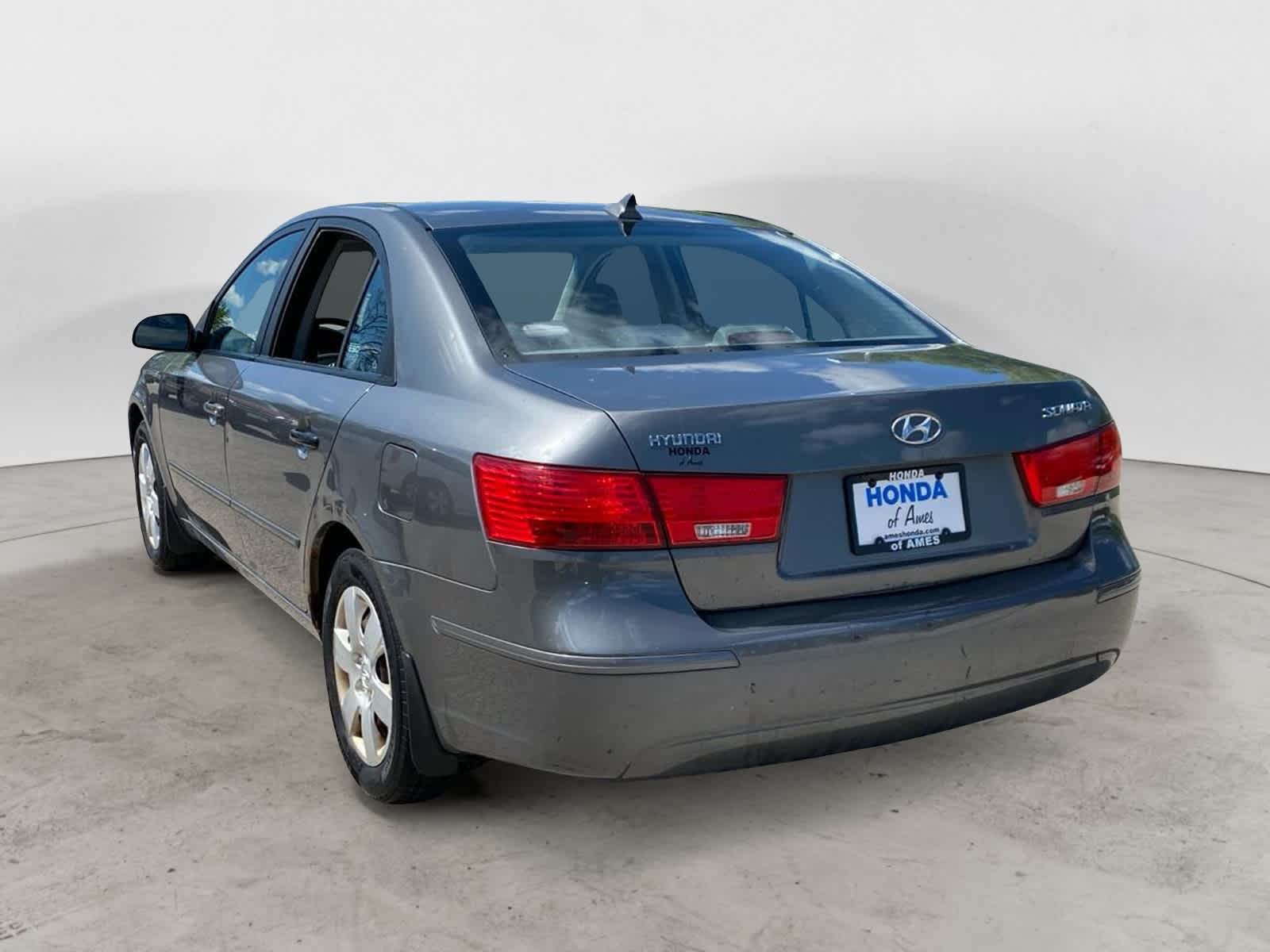 Thumbnail: 2010 Hyundai Sonata - 4