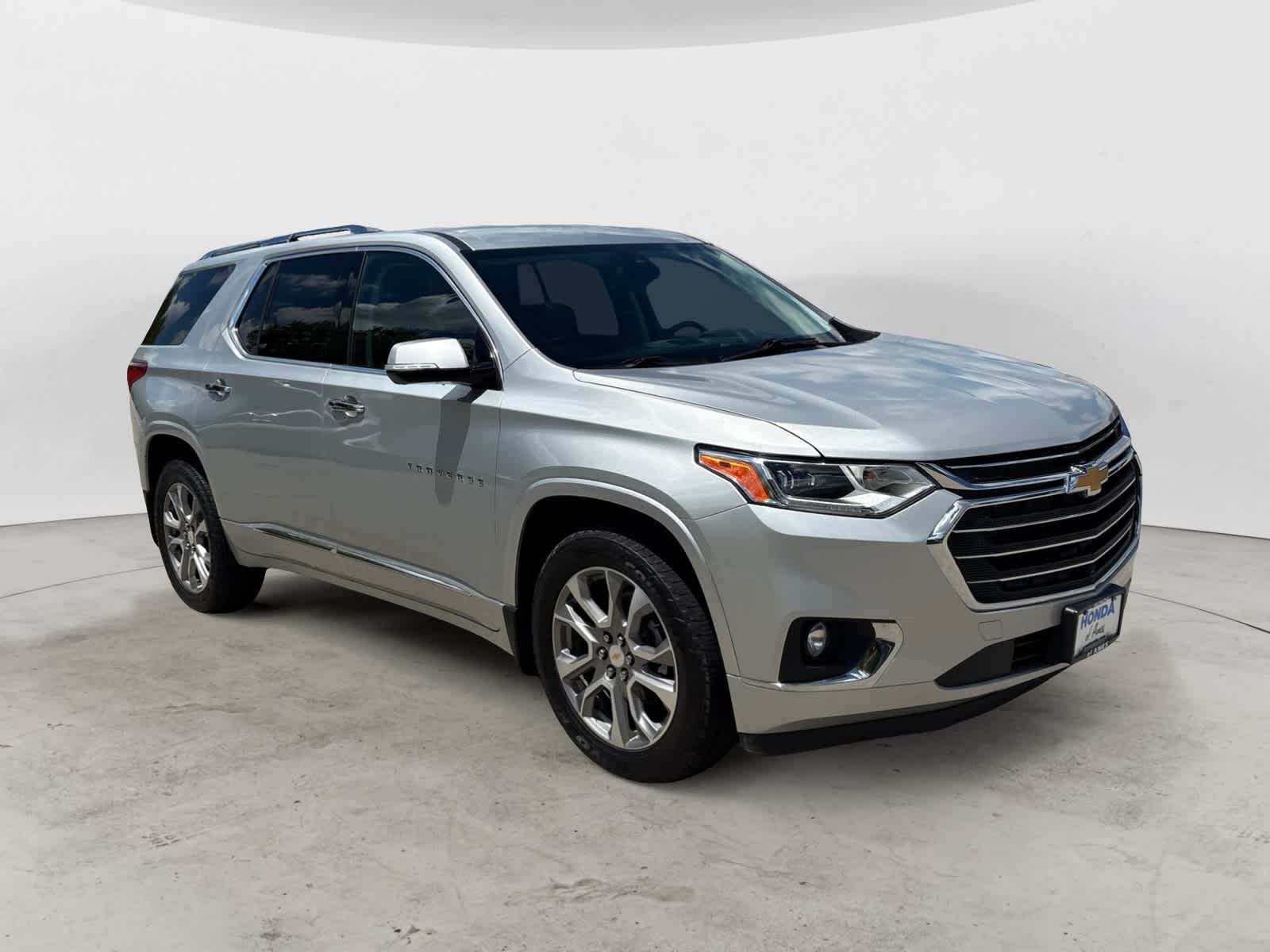 Thumbnail: 2020 Chevrolet Traverse - 3