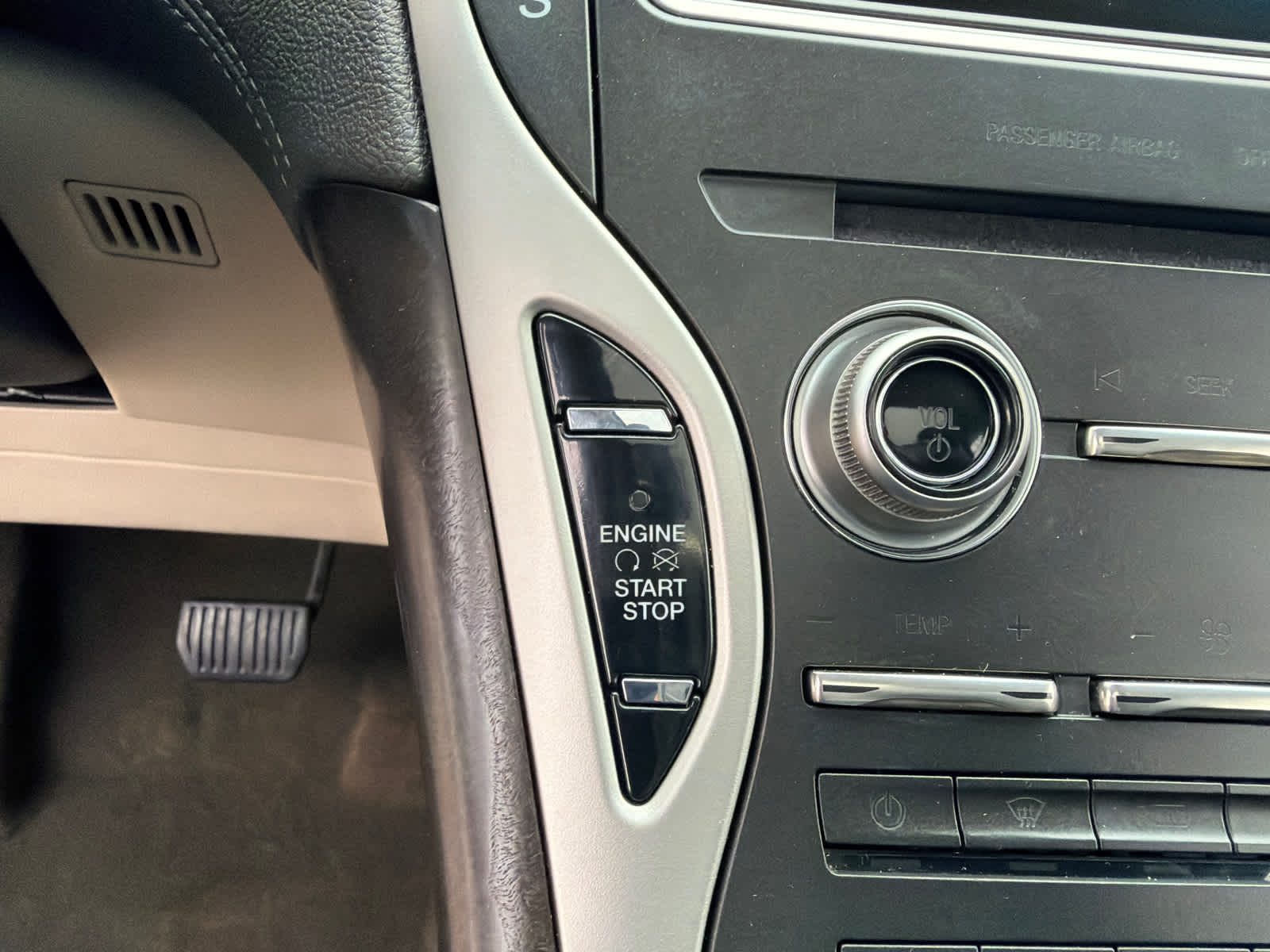 Thumbnail: 2019 Lincoln Nautilus - 26