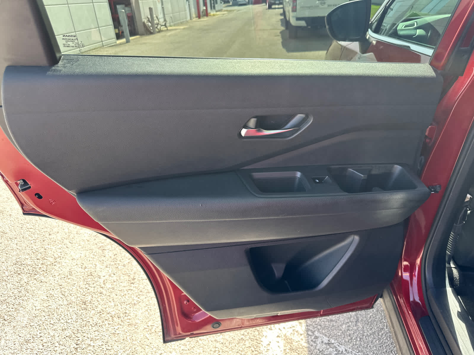 2022 Nissan Pathfinder SV 18